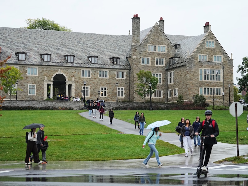 Studenten op de campus van Cornell University in Ithaca, New York.
