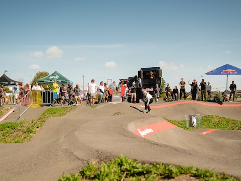 Pumpking Challenge schrijft geschiedenis in Middelkerke met eerste BK Pumptrack Skateboarden