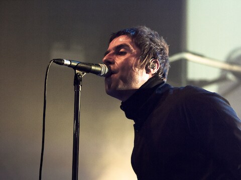 Liam Gallagher: "Ik zit niet 's avonds voor ik ga slapen aan Oasisposters te likken en Oasisplaten te draaien."