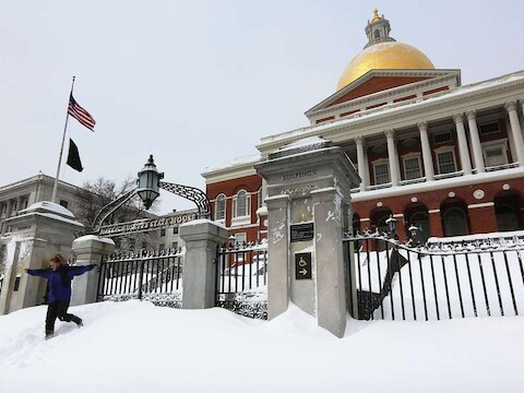 In Massachusetts ligt een dik pak sneeuw.
