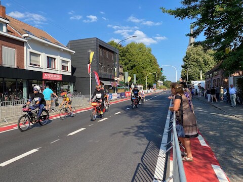 Archiefbeeld - Het Lodewijk De Vochtplein wordt vier dagen lang het decor voor kermis, muziek, gezelligheid en wielerspektakel.