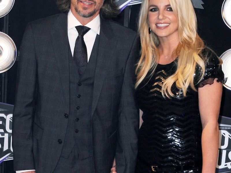 Britney Spears met haar agent en verloofde Jason Trawick.