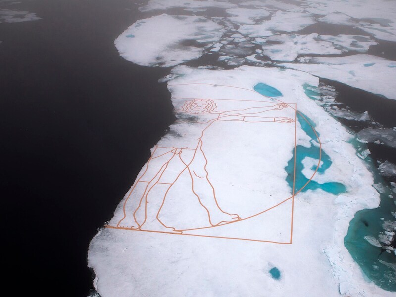 Greenpeace illustreerde het smelten van het Noordpoolijs in 2011 met de 'Vitruviusman' van Leonardo da Vinci.
