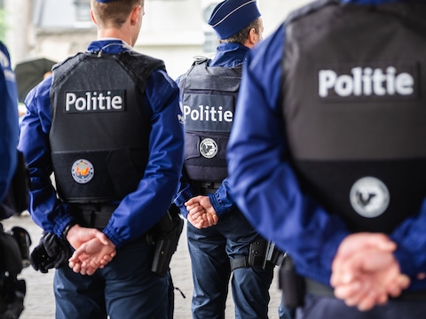 Het loon van een agent is door allerlei premies veel ingewikkelder dan de buitenwereld denkt. 