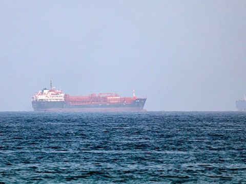 Vrachtschepen vlakbij de Straat van Hormuz