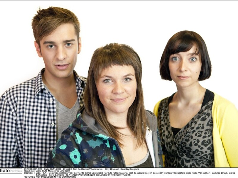 Het trio dat het glazen huis zal betreden.