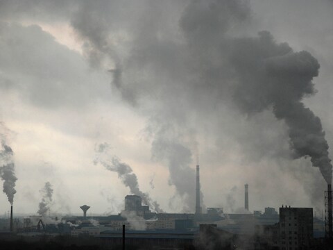 Chinese fabrieken braken rook uit.