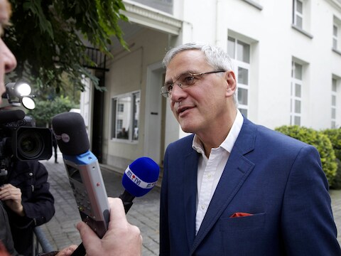 Co-formateur Kris Peeters vandaag voor aanvang van de vergaderingen.
