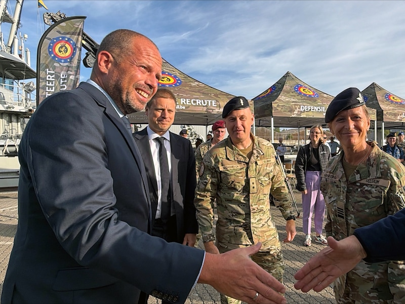Francken “zeer trots” na 16.000 sollicitaties bij Defensie, nieuw rekruteringsjaar van start met recordaantal functies
