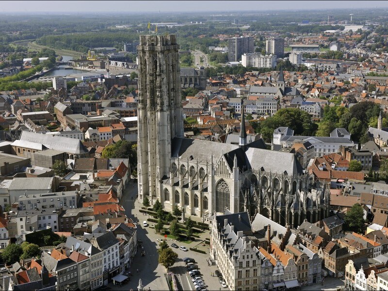Luchtfoto stad Mechelen.