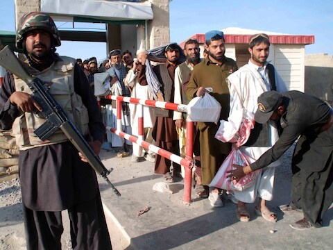 Sinds de dood van talibanleider Hakimullah Mehsud is de controle in Pakistan verscherpt.