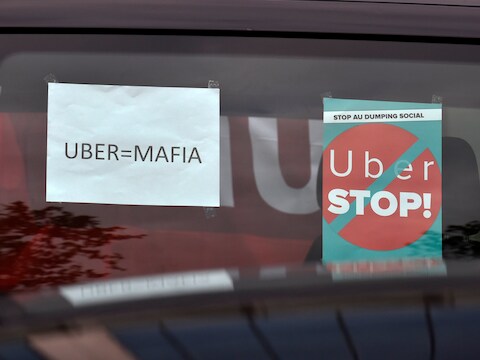 De komst van Uber zorgt voor veel nervositeit bij de bestaande taximaatschappijen.