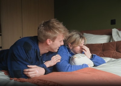 Laura barst in tranen uit in ‘Huis gemaakt’ nu koppels voor het eerst intrekken in eigen verbouwde huis