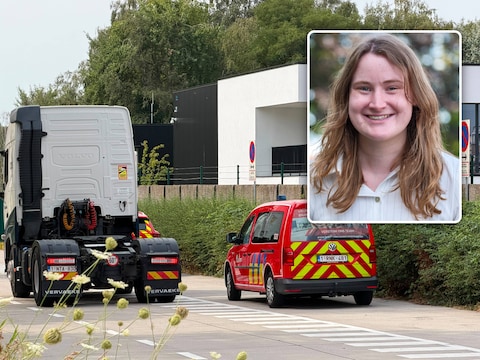 De brandweer kwam ter plekke om de lekkage op te ruimen. Inzet: Nathalie Verleye, woordvoerster van Brandweer Zone Rivierenland.