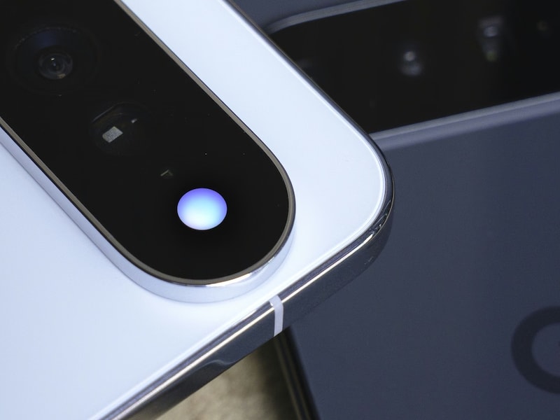 Review: Google Pixel 11-telefoons zetten in op AI en camera's, maar hebben veel zwakke punten
