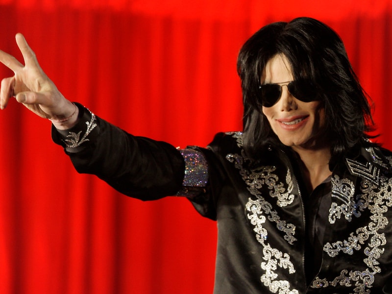 Michael Jackson bij de aankondiging van zijn concerten in Londen, in maart 2009. Of is dit een dubbelganger?