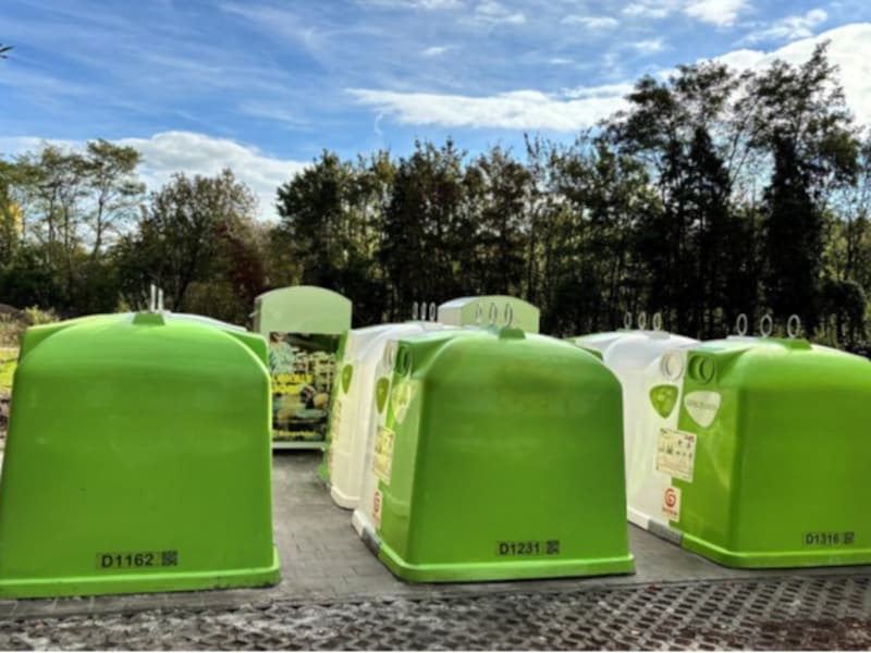 De nieuwe glascontainers in de Lijnstraat in Deurle. 