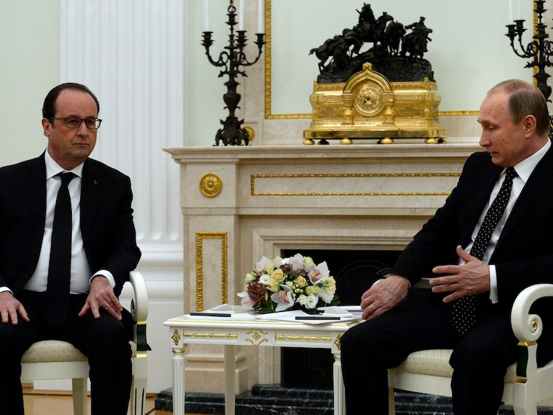 De Franse president François HOllande en de Russische president Vladimir Poetin.