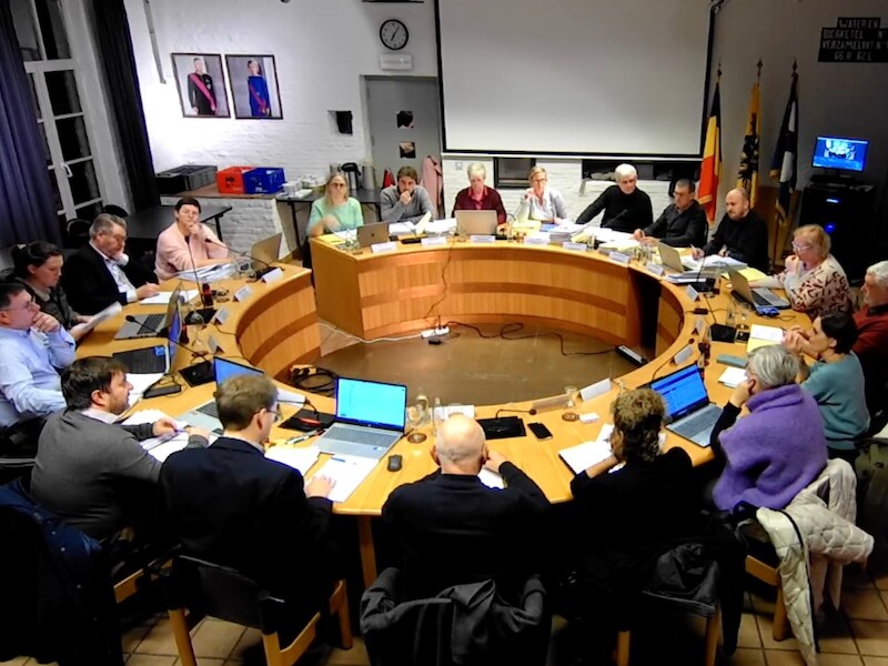 Eedaflegging van raadslid Stijn Metsu en nieuwe regels voor toewijzing sociale woningen: dit staat op de agenda van de gemeenteraad in Koekelare