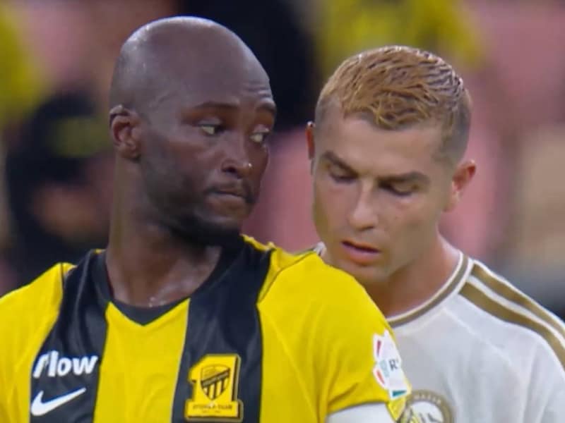 KIJK. Spieken en toch verliezen: Cristiano Ronaldo gaat viraal met opmerkelijke actie