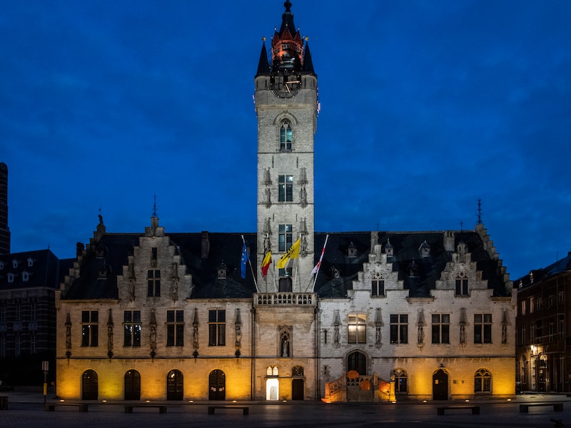 Jongen (19) lichtgewond bij steekpartij in Dendermonde: één verdachte is minderjarig