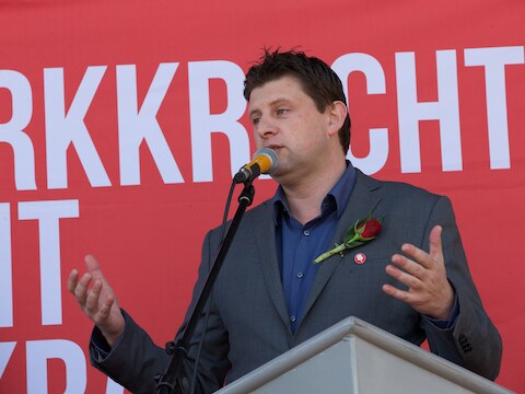 John Crombez tijdens zijn speech.