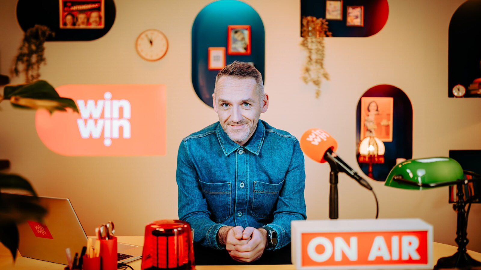 Xavier Taveirne zit momenteel op radio en televisie met zijn consumentenmagazine 'Winwin'.