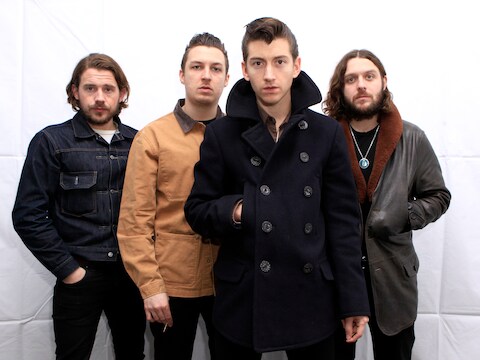 Arctic Monkeys, met Alex Turner (tweede van rechts).