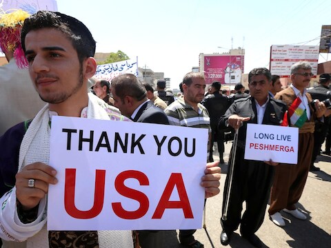 Steunbetoging voor de Amerikaanse luchtaanvallen in Erbil, in Iraaks Koerdistan.