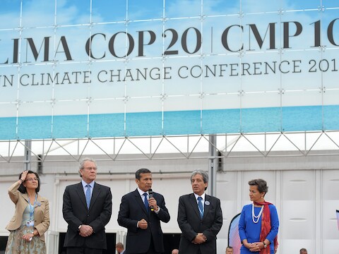 VN-coördinator Maria Luisa Silva, Peruaans minister van Buitenlandse Zaken Gonzalo Gutierrez, president Ollanta Humala, minister van Milieu Javier Pulgar en secretaris van de conferentie Christiana Figueres tijdens de inauguratie van de klimaattop.