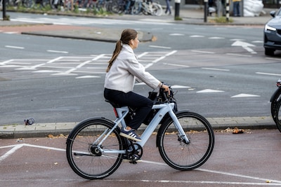 Nederlandse regering werkt aan helmplicht voor jongeren tot 18 jaar op elektrische fietsen