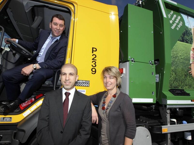 David Vanheede, CEO van Vanheede Environment Group, Kamel Sid, general director van Volvo Europa Truck en minister Joke Schauvliege.