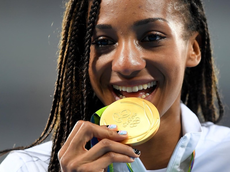 10 jaar na haar olympische triomf in Rio: hoe Nafi Thiam evolueerde van toegankelijke ‘babyface’ tot onbereikbare wereldster