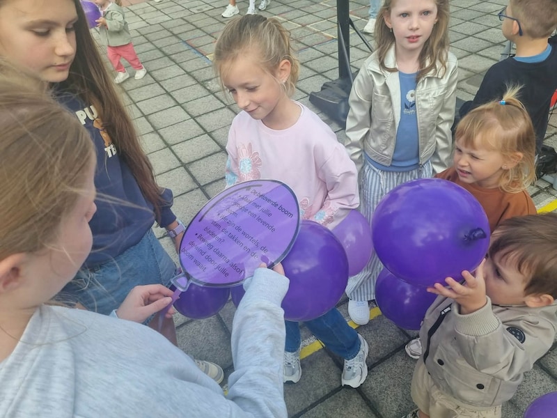 Leerlingen vinden persoonlijke boodschap in ballon: “Alles kan in Fantasieland”