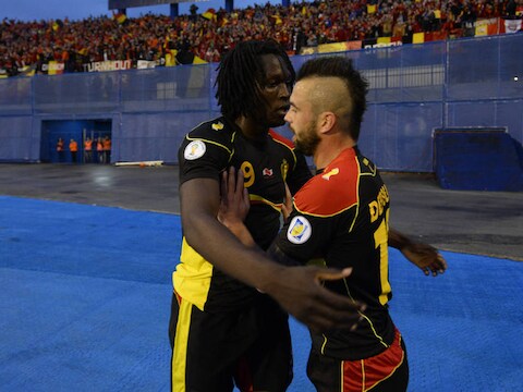 Steven Defour met doelpuntenmaker Lukaku