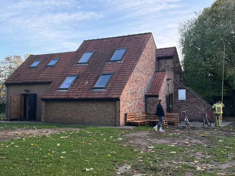 De brandweer rukte uit naar het Chirogebouw in Stasegem
