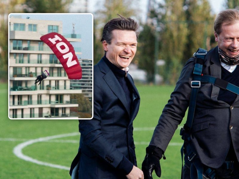 De zaakvoerders van ION Waregem sprongen uit een vliegtuig om hun rebranding aan te kondigen. 