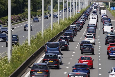 E40 richting kust volledig versperd na ongeval ter hoogte van Jabbeke/De Haan