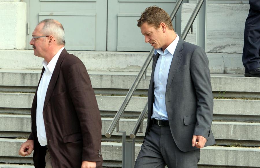 De Leuvense speurders André Allard en Bart Van Uffel (rechts) kwamen vandaag getuigen op het proces-Janssen.