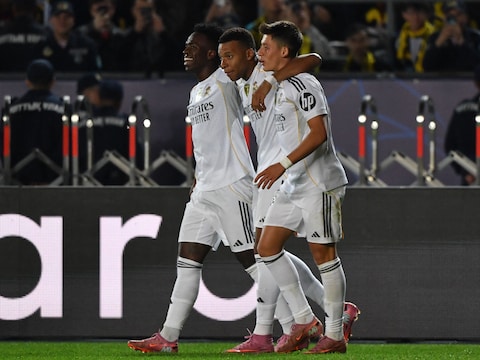 Assist van Thibaut Courtois! Doelman van Real Madrid zet Kylian Mbappé op weg naar de 0-2!