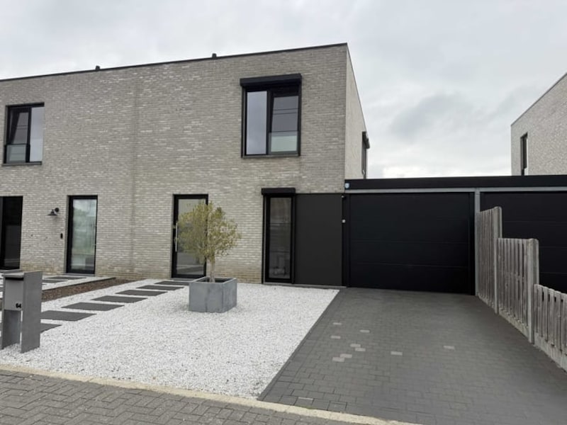 Deze 2 woningen zijn nu te koop in Peer