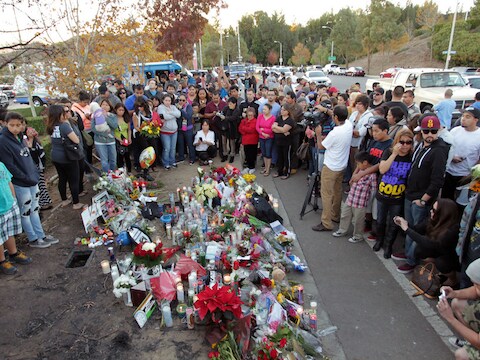De plek in Valencia, ten noordwesten van Los Angeles, waar Paul Walker en zijn vriend Roger Rodas om het leven kwamen.
