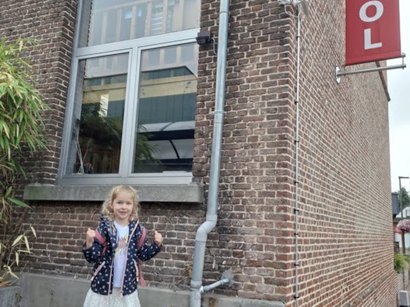 Rosalie Geens uit Hombeek start vol energie in het derde kleuterklasje