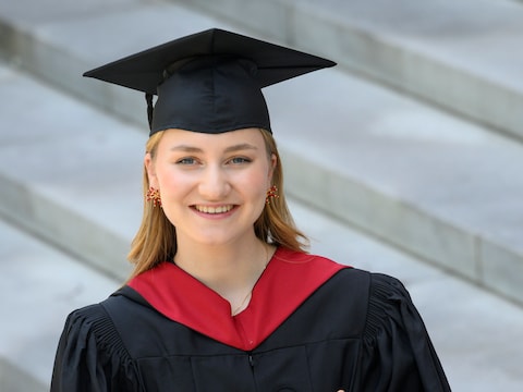 Elisabeth studeerde onlangs af aan Harvard