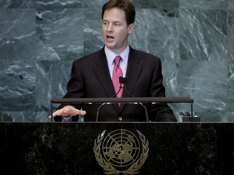 Volgens Clegg willen mensen een antwoord op zeer ernstige beschuldigingen.