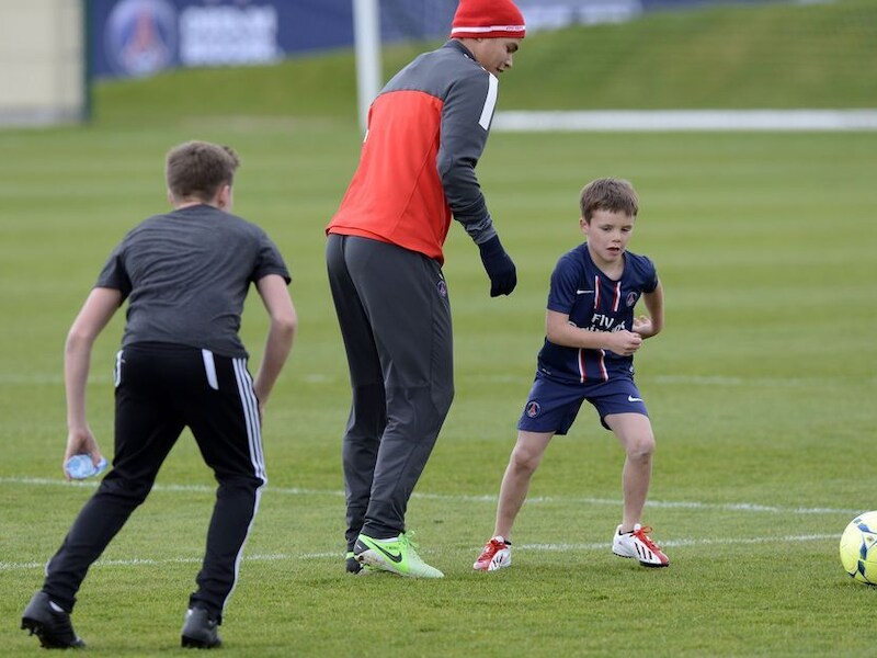 Cruz (r) en Brooklyn Beckham combineren Thiago Silva even zoek.