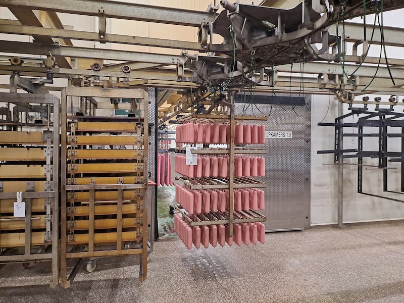 Onzekere toekomst voor 300 werknemers van voormalige Pluma-fabriek in Wommelgem: DeliBarn zoekt nieuwe uitbater