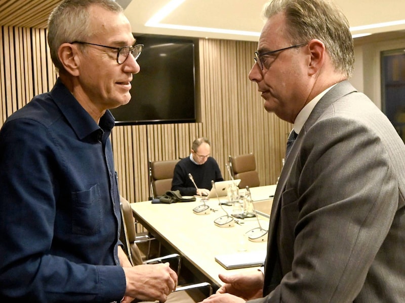 Frank Vandenbroucke en Bart De Wever buigen zich over de begroting.