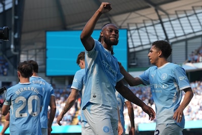 Tottenham virtueel gered, Semenyo knalt Manchester City op voorsprong in afscheidsmatch Guardiola
