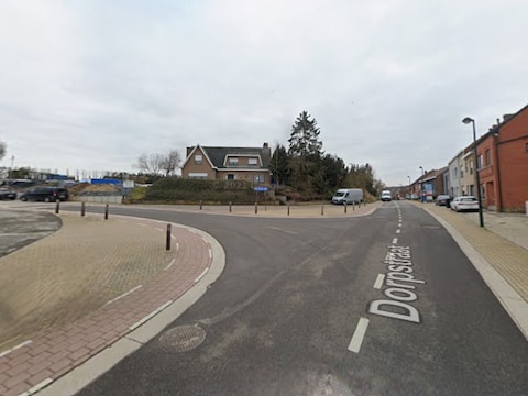 Kruispunt van de Dorpsstraat met Delle